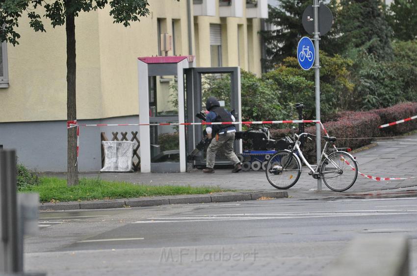 Kofferbombe entschaerft Koeln Graeffstr Subbelratherstr P091.JPG